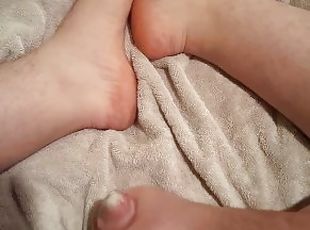 Cum on my feet? solo male not so successful lol