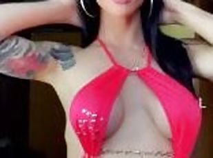 Sexy Shemale show herself in a Red Bikini ( TSVictoria Carvlaho )
